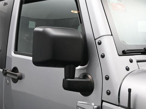 Used 2018 Jeep Wrangler Sport image 18