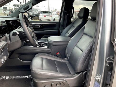 Used 2025 Chevrolet Tahoe LT image 18