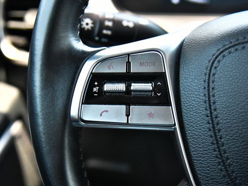 Used 2025 Kia Telluride LX FWD image 32