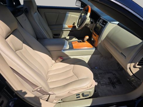 Used 2007 Cadillac XLR RWD image 26
