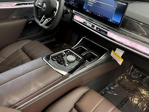 New 2025 BMW 760i xDrive AWD/4WD image 22