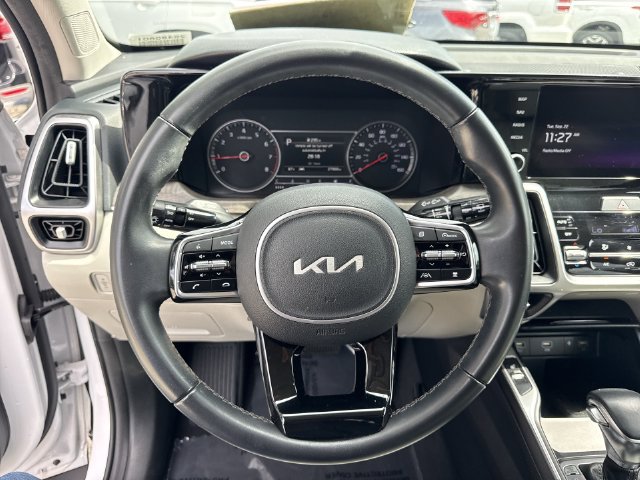 Used 2022 Kia Sorento EX w/ Panoramic Sunroof Package FWD image 14
