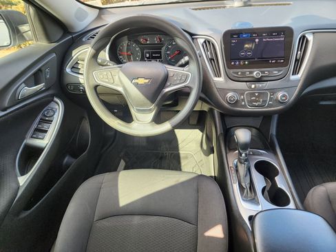 Used 2021 Chevrolet Malibu LS image 18