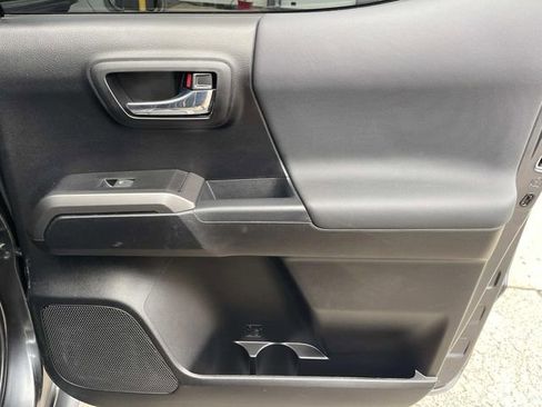 Used 2023 Toyota Tacoma TRD Off-Road w/ Technology Package image 20