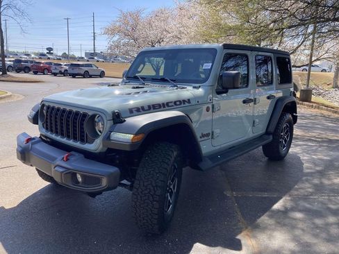 Used 2024 Jeep Wrangler Rubicon w/ Convenience Group image 5