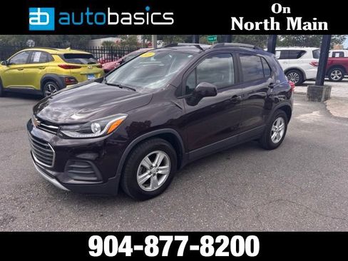 Used 2021 Chevrolet Trax LT FWD image 1