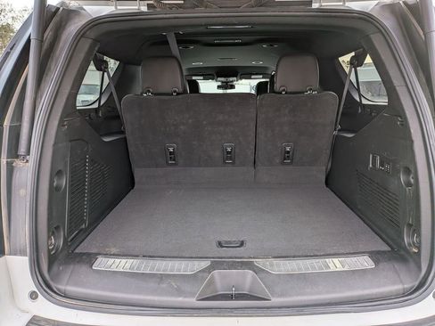 Used 2023 Chevrolet Suburban Premier image 29