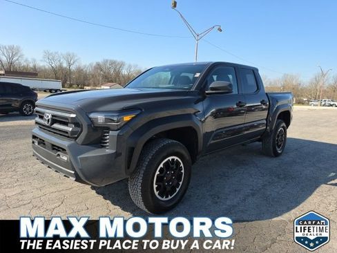 Used 2025 Toyota Tacoma TRD Off-Road AWD/4WD image 4