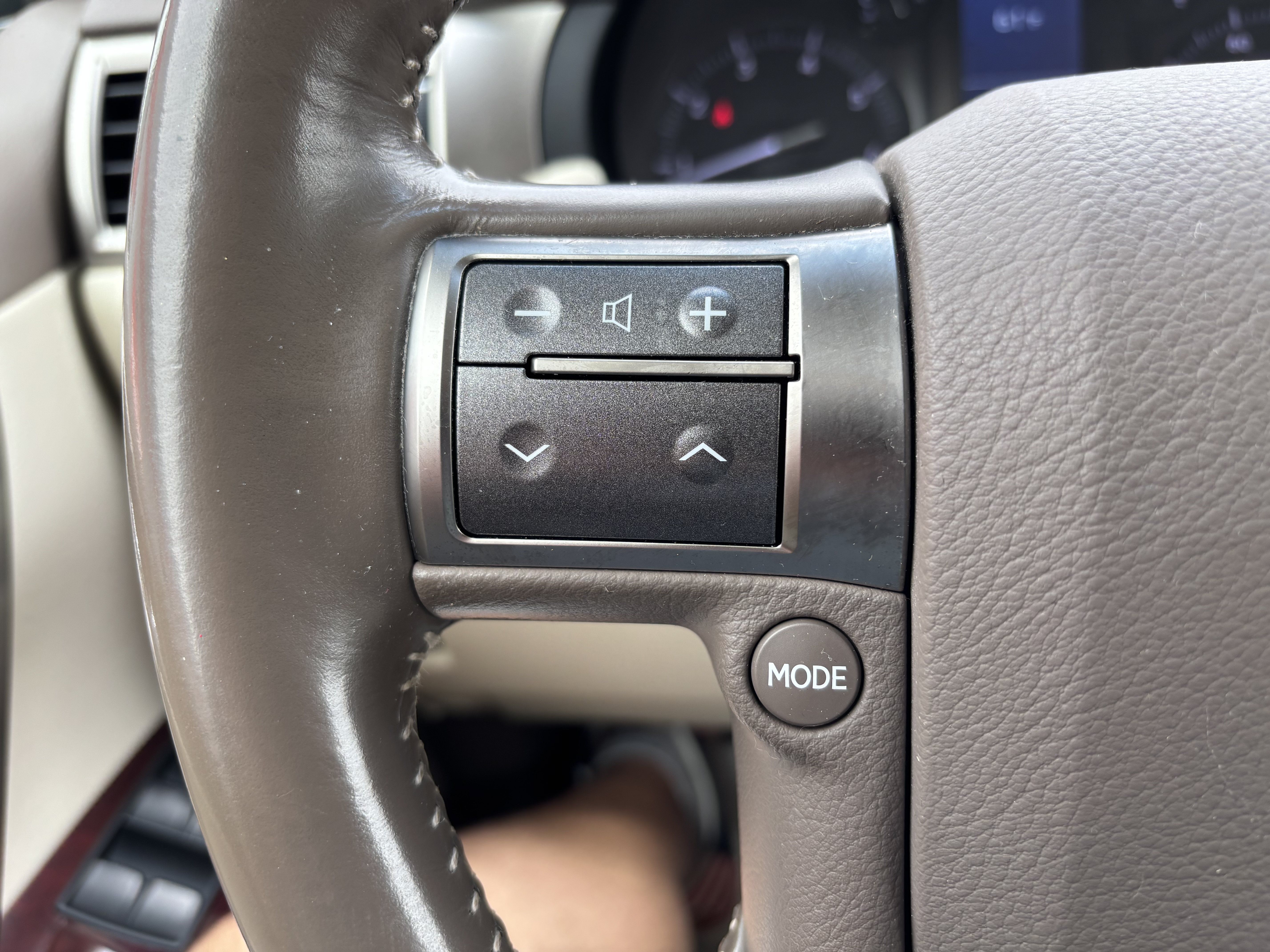 Used 2018 Lexus GX 460 Premium w/ Premium Package AWD/4WD image 19