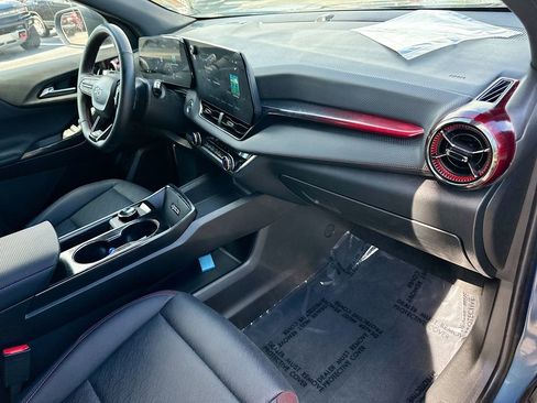 Used 2025 Chevrolet Equinox RS image 29