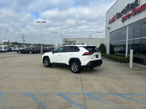 Used 2022 Toyota RAV4 XLE image 7