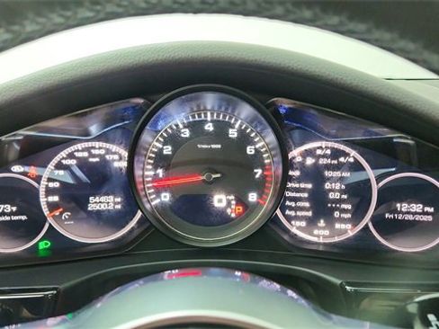 Used 2018 Porsche Panamera 4S image 38