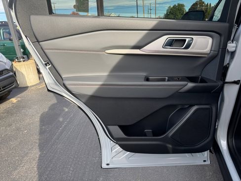 New 2025 Ford Explorer Active w/ Active Comfort Package image 25