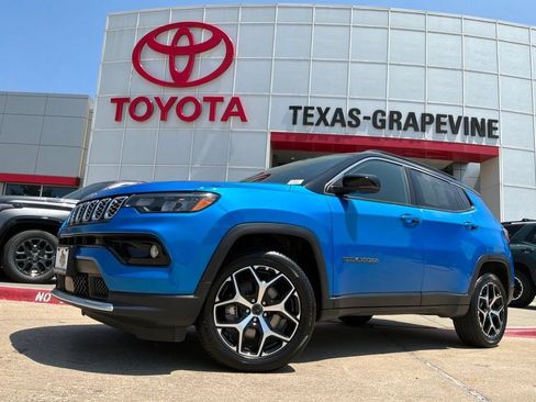 Used 2025 Jeep Compass Limited AWD/4WD image 2