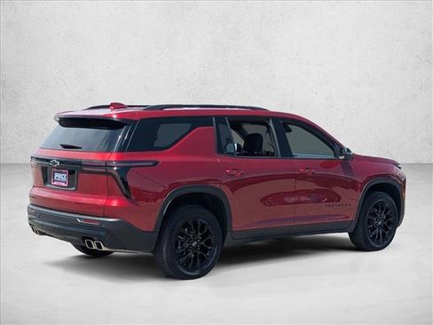 Used 2024 Chevrolet Traverse LT w/ Midnight/Sport Edition FWD image 5
