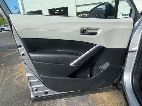 Used 2024 Toyota Corolla Cross L FWD image 22