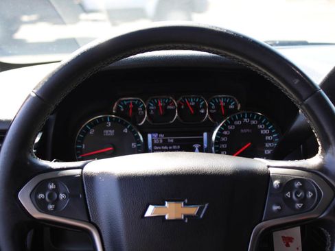Used 2018 Chevrolet Tahoe LS w/ All-Season Package RWD image 8