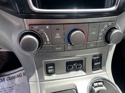 Used 2013 Toyota Highlander SE AWD/4WD image 13
