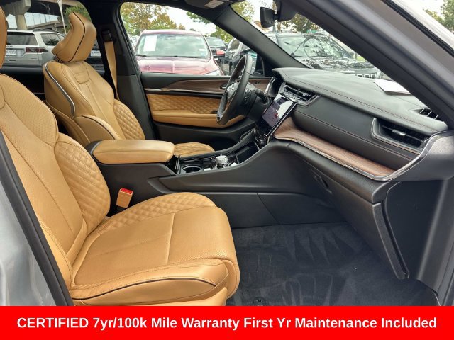Certified 2024 Jeep Grand Cherokee L Summit AWD/4WD image 10