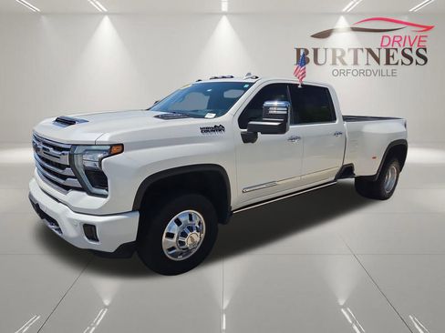 Certified 2024 Chevrolet Silverado 3500 High Country w/ High Country Premium Package AWD/4WD image 4