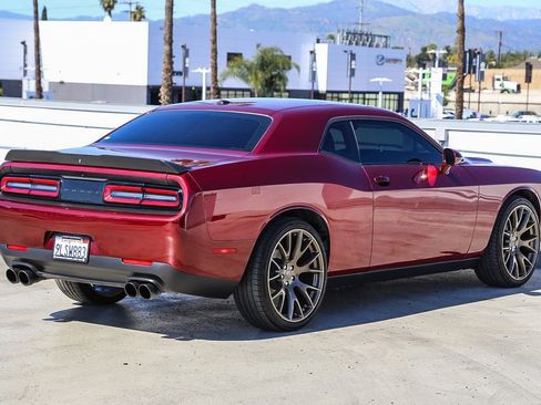 Used 2023 Dodge Challenger SXT w/ Blacktop Package image 9