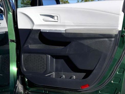 Certified 2025 Toyota Sienna LE w/ LE Plus Package image 22