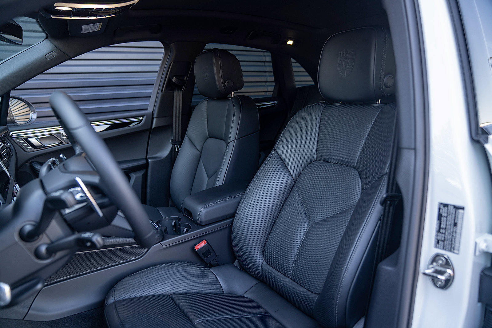 Certified 2026 Porsche Macan T AWD/4WD image 5