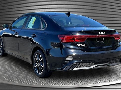Used 2023 Kia Forte LXS FWD image 4