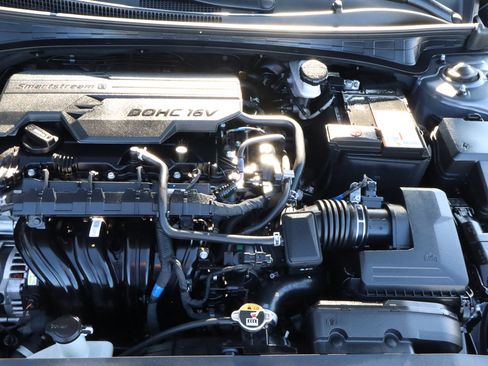 Used 2024 Hyundai Elantra SEL FWD image 14