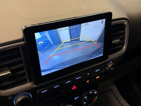 Used 2021 Hyundai Venue SE FWD image 14