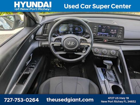 Used 2024 Hyundai Elantra SE FWD image 16