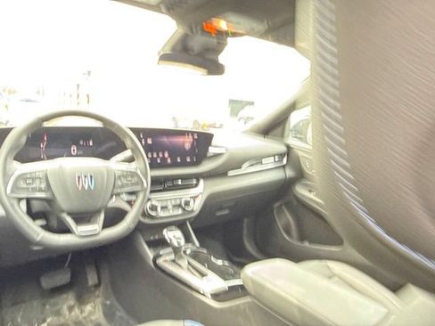 Used 2025 Buick Envista Sport Touring w/ Convenience I Package FWD image 10