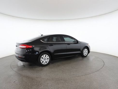 Used 2019 Ford Fusion S image 19