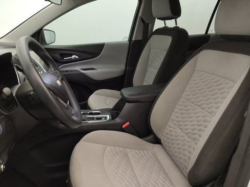 Used 2019 Chevrolet Equinox LS FWD image 17