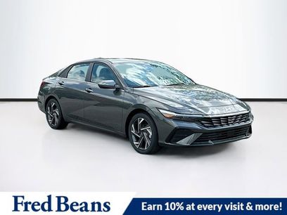 New 2024 Hyundai Elantra SEL w/ Convenience Package