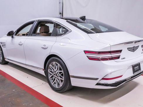 Certified 2025 Genesis G80 2.5T image 8