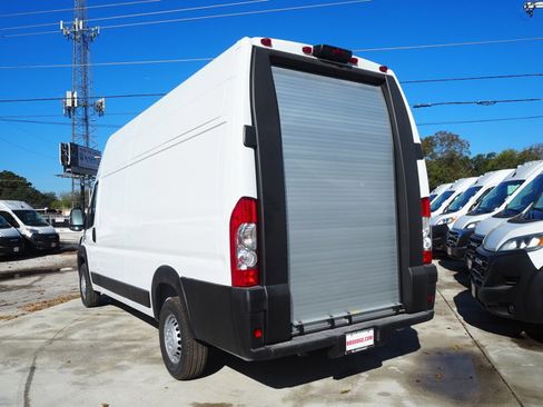 New 2025 RAM ProMaster 3500 w/ Roll-Up Rear Door Package image 8