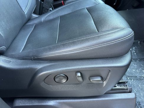 Used 2022 GMC Sierra 1500 SLT w/ X31 Off-Road Package image 22