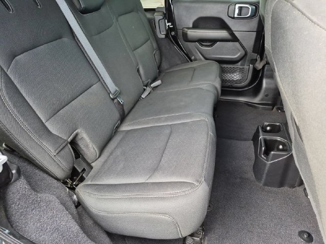 Used 2021 Jeep Wrangler Unlimited Sahara AWD/4WD image 18