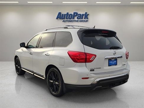 Used 2017 Nissan Pathfinder Platinum w/ Midnight Edition Package image 5