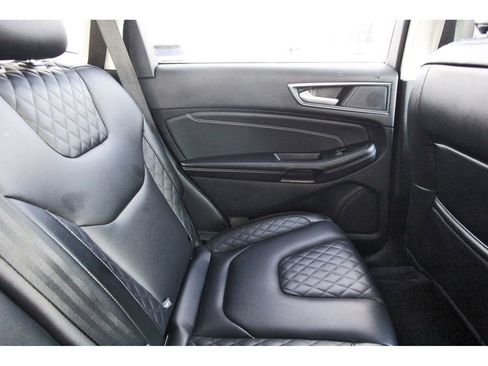 Used 2024 Ford Edge Titanium image 11