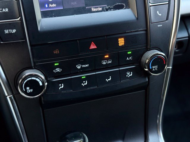Used 2016 Toyota Camry SE FWD image 29