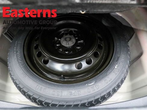 Used 2021 Toyota Camry SE w/ Cold Weather Package image 22