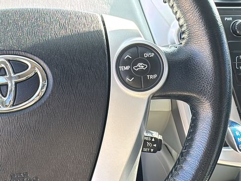 Used 2013 Toyota Prius V image 21