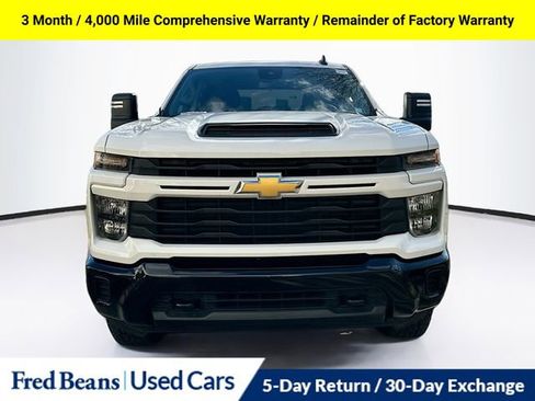 Used 2024 Chevrolet Silverado 2500 Custom w/ Custom Convenience Package image 2