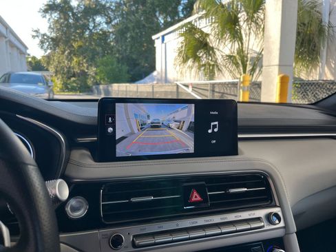 Used 2025 Genesis G70 2.5T image 17