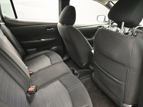 Used 2023 Nissan Leaf S image 33
