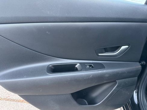 Used 2024 Hyundai Elantra SEL FWD image 23