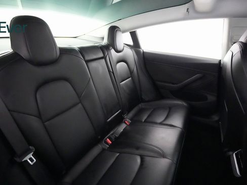 Used 2019 Tesla Model 3 Standard Range Plus image 9