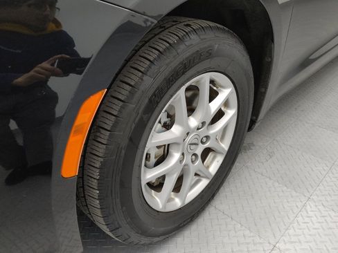 Used 2023 Chrysler Pacifica Touring-L image 31